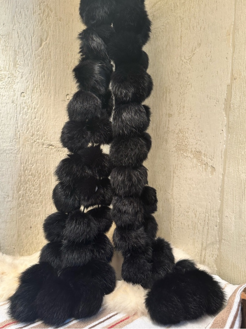 🔥Black Pom Pom Fur Scarf